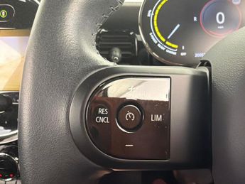 Mini Electric Hatch Cooper SE 32.6kWh Level 2 (184 ps) - CARPLAY - DRIVING ASSISTANT