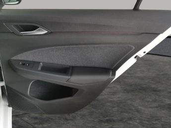 Volkswagen Golf 1.5 eTSI MHEV Life DSG (150 ps) NAV - DIGITAL COCKPIT - P SENSOR