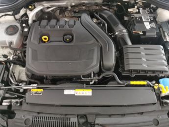 Volkswagen Golf 1.5 eTSI MHEV Life DSG (150 ps) NAV - DIGITAL COCKPIT - P SENSOR