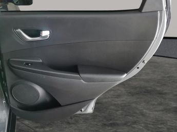 Hyundai Kona 64kWh Premium (10.5kW Charger) (204 ps) - KEYLESS ENTRY - LED - 