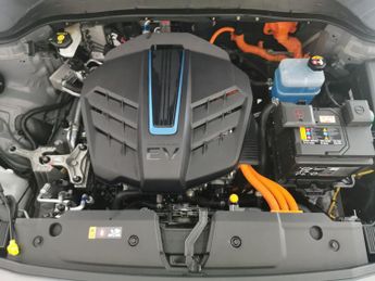 Hyundai Kona 64kWh Premium (10.5kW Charger) (204 ps) - KEYLESS ENTRY - LED - 