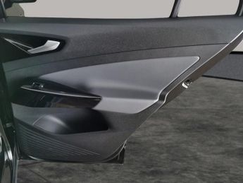 Volkswagen ID.4 Pro Performance 77kWh Family (204 ps) - ACTIVE LANE ASSIST - LED