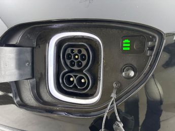 Hyundai Kona 64kWh Premium (10.5kW Charger) (204 ps) - UPGRADED SOUND - LED