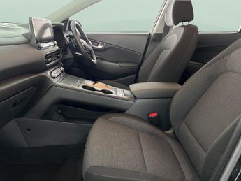 Hyundai Kona 64kWh Premium (10.5kW Charger) (204 ps) - UPGRADED SOUND - LED
