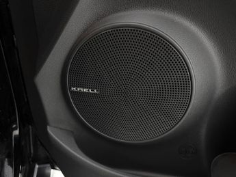Hyundai Kona 64kWh Premium (10.5kW Charger) (204 ps) - UPGRADED SOUND - LED