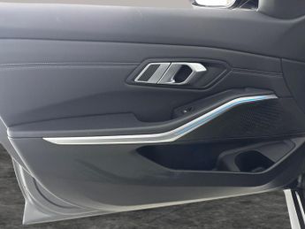 BMW 3 Series 330e M Sport Step [Tech Pack] - HUD - CARPLAY - ACTIVE LANE ASSI