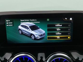 Mercedes-Benz EQA EQA 250 66.5kWh AMG Line (190 ps) - LED - REVERSE CAM - NAV