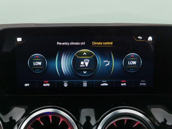 Mercedes-Benz EQA EQA 250 66.5kWh AMG Line (190 ps) - LED - REVERSE CAM - NAV