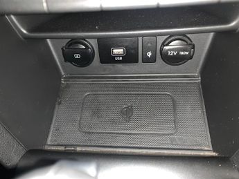 Hyundai Kona 1.6 h-GDi Premium DCT (141 ps) - REVERSE CAM - NAV - LANE DEPART