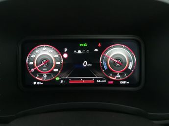 Hyundai Kona 64kWh Premium (10.5kW Charger) (204 ps) - KEYLESS ENTRY - LED - 