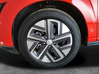 Hyundai Kona 64kWh Premium (10.5kW Charger) (204 ps) - KEYLESS ENTRY - LED - 
