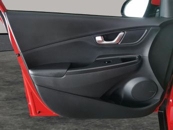 Hyundai Kona 64kWh Premium (10.5kW Charger) (204 ps) - KEYLESS ENTRY - LED - 
