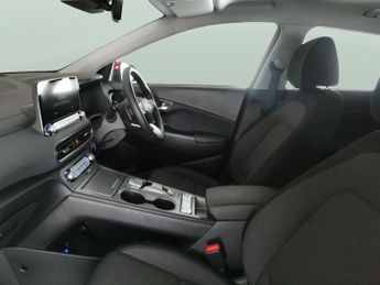 Hyundai Kona 64kWh Premium (10.5kW Charger) (204 ps) - KEYLESS ENTRY - LED - 