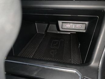 Volkswagen Taigo 1.0 TSI R-Line DSG (110 ps) - ACTIVE LANE ASSIST - LED - NAV