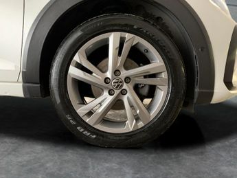Volkswagen Taigo 1.0 TSI R-Line DSG (110 ps) - ACTIVE LANE ASSIST - LED - NAV