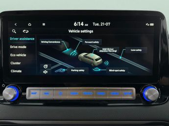 Hyundai Kona 64kWh Premium (10.5kW Charger) (204 ps) - UPGRADED SOUND - LED
