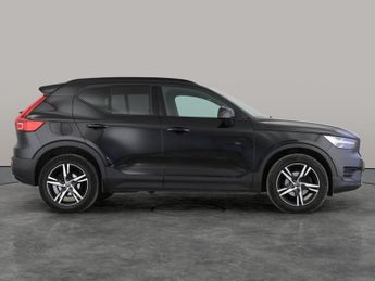 Volvo XC40 1.5 T3 R-Design (163 ps) 18IN ALLOYS - KEYLESS START - PARK ASSI