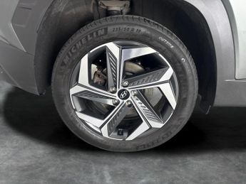 Hyundai Tucson 1.6 h T-GDi Premium (230 ps) - UPGRADED SOUND - LED - REVERSE CA