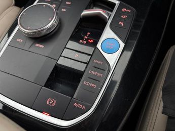 BMW iX3 80kWh M Sport Pro (286 ps) - HUD - BMW LASERLIGHTS - ADAPT CRUIS