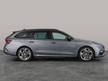 Skoda Octavia 2.0 TSI vRS DSG - BLUETOOTH - PARK SENSORS - DAB