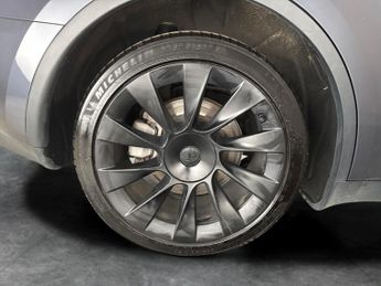 Tesla Model Y (Dual Motor) Long Range 4WDE (384 bhp) - HEATED STEERING