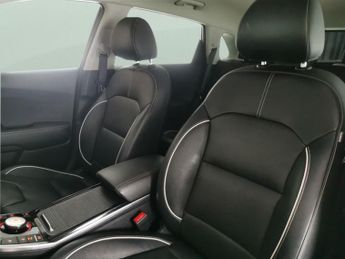 Kia Niro 64kWh 3 (201 bhp) HEATED WHEEL - ADAPTIVE CRUISE - REV CAM