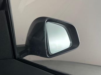 Tesla Model Y (Dual Motor) Long Range 4WDE (384 bhp) - HEATED STEERING