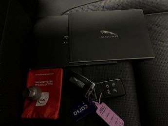 Jaguar F-PACE 2.0 P250i R-Dynamic SE AWD (250 ps) - ADAPTIVE CRUISE - REV CAM 