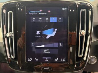 Volvo XC40 1.5h T4 Recharge 10.7kWh Plus Plug-in (211 ps) - SURROUND VIEW -