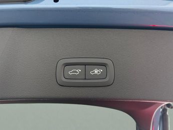 Volvo C40 Recharge 69kWh Plus (231 ps) - CARPLAY - ACTIVE LANE ASSIST - KE