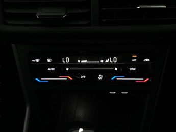 Volkswagen Taigo 1.5 TSI R-Line DSG (150 ps) - ACTIVE LANE ASSIST - LED - NAV