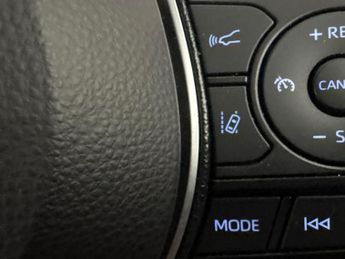 Toyota Corolla 2.0 VVT-h Design Touring Sports CVT (184 ps) - HEATED SEATS