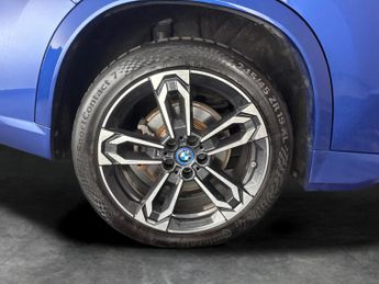 BMW iX1 30 66.5kWh M Sport xDrive (11kW Charger) (313 ps) - HEATED SEATS