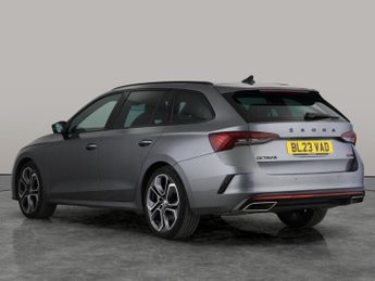 Skoda Octavia 2.0 TSI vRS DSG - BLUETOOTH - PARK SENSORS - DAB