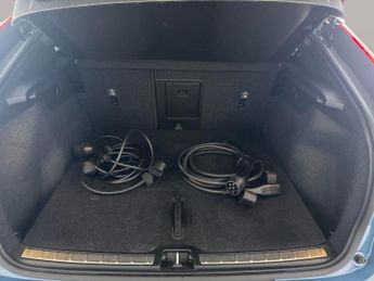 Volvo C40 Recharge 69kWh Plus (231 ps) - CARPLAY - ACTIVE LANE ASSIST - KE