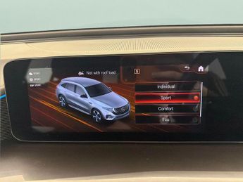 Mercedes-Benz EQC EQC 400 80kWh AMG Line 4MATIC (408 ps) - HEATED LEATHER - COMFOR