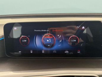 Mercedes-Benz EQC EQC 400 80kWh AMG Line 4MATIC (408 ps) - HEATED LEATHER - COMFOR