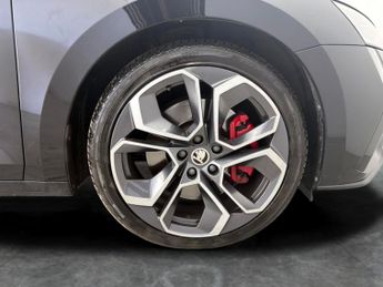 Skoda Octavia 2.0 TSI vRS DSG (245 ps) - BLUETOOTH - PARK SENSORS - DAB