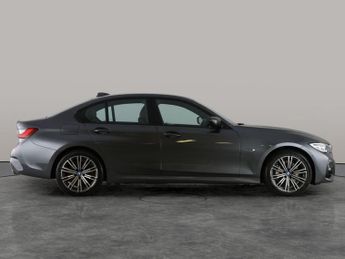 BMW 3 Series 2.0 330e 12kWh M Sport Plug-in (292 ps) - HEATED SEATS - NAV