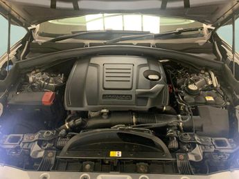 Jaguar F-PACE 2.0 P250i R-Dynamic SE AWD (250 ps) - ADAPTIVE CRUISE - REV CAM 