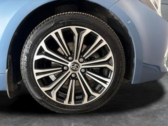 Toyota Corolla 2.0 VVT-h Design Touring Sports CVT (184 ps) - HEATED SEATS