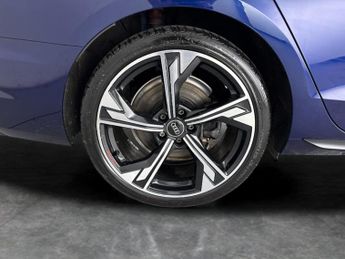 Audi A4 2.0 TFSI 35 Black Edition S Tronic (150 ps) - LED - REVERSE CAM 
