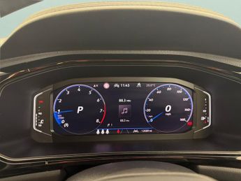 Volkswagen T-Roc 1.5 TSI Black Edition DSG (150 ps) - PADDLE SHIFT - PARK SENSORS