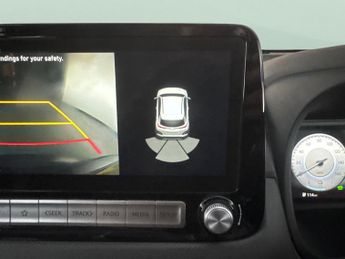 Hyundai Kona 39kWh SE Connect (10.5kW Charger) (136 ps) - LANE DEPARTURE  - B