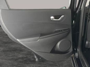 Hyundai Kona 39kWh SE Connect (10.5kW Charger) (136 ps) - LANE DEPARTURE  - B
