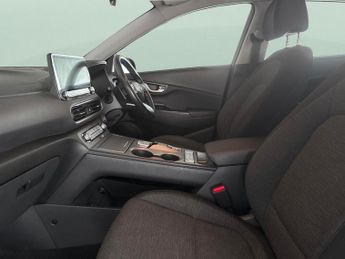 Hyundai Kona 39kWh SE Connect (10.5kW Charger) (136 ps) - LANE DEPARTURE  - B