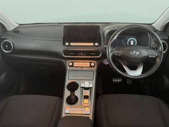 Hyundai Kona 39kWh SE Connect (10.5kW Charger) (136 ps) - LANE DEPARTURE  - B