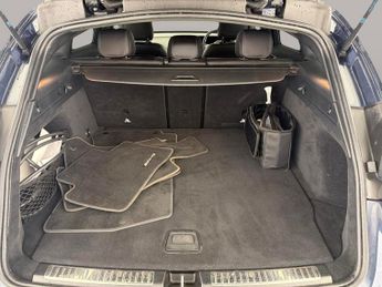 Mercedes-Benz EQC EQC 400 80kWh AMG Line 4MATIC (408 ps) - HEATED LEATHER - COMFOR