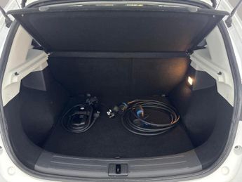 MG MG ZS 72.6kWh SE Long Range (156 ps) - LED - REVERSE CAM - SAT NAV