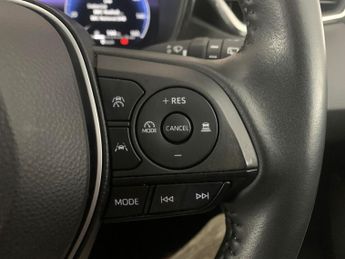 Toyota Corolla 1.8 VVT-h Design Touring Sports CVT (140 ps) - ADAPTIVE CRUISE -